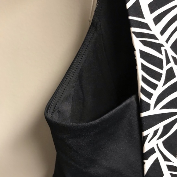 Lululemon hustle & bustle tank size 4 - Picture 8 of 15